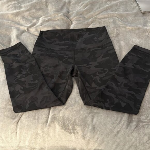 Lululemon Wunder Under High-Rise Tight 25" Camo size 8 - Picture 5 of 7